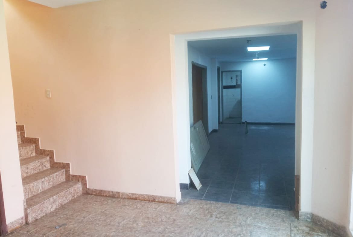 Espaciosa casa en la esquina de 11 de Setiembre y Usher en Fernando Zona Sur