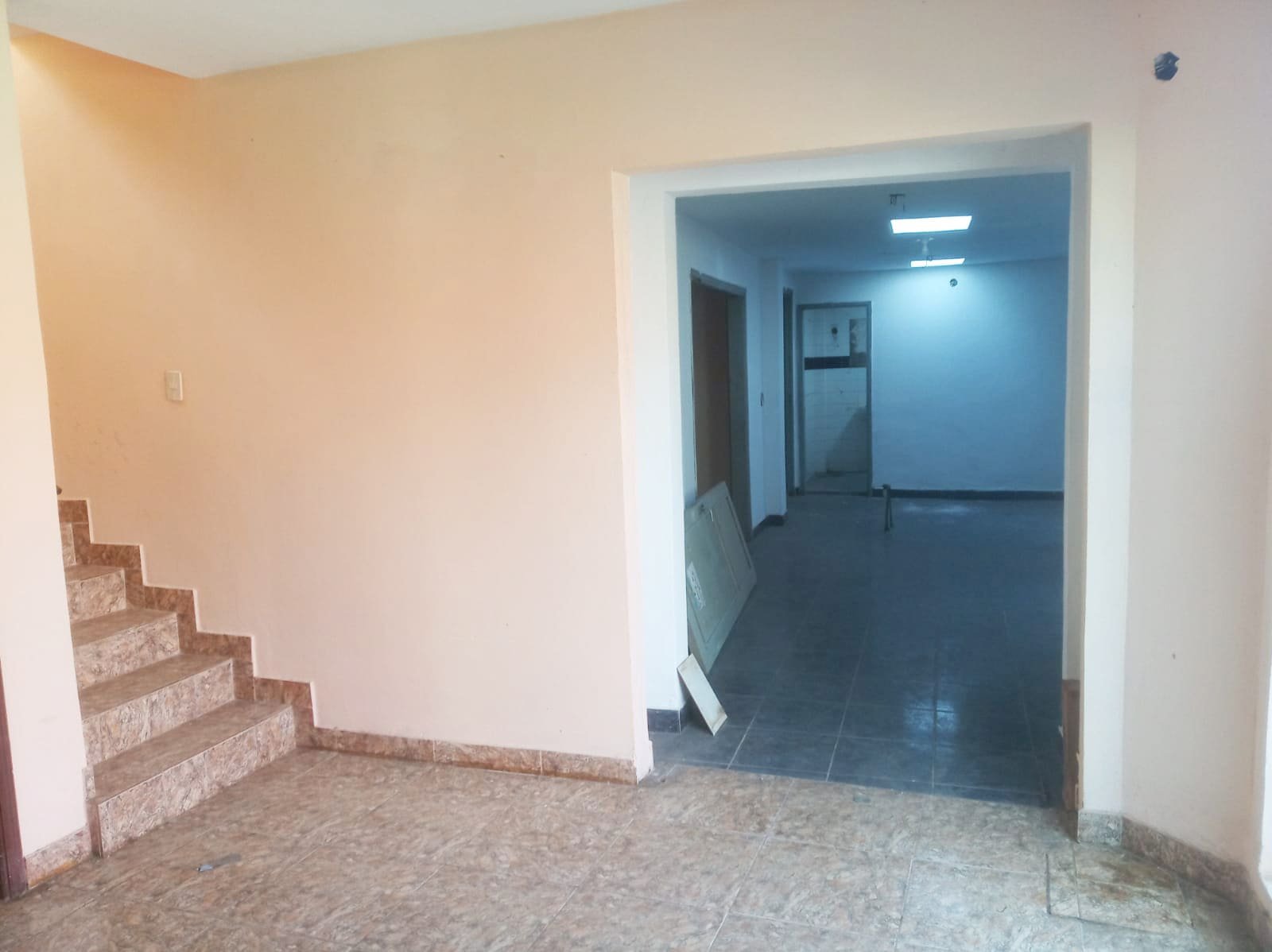 008 Espaciosa casa en la esquina de 11 de Setiembre y Usher en Fernando Zona Sur