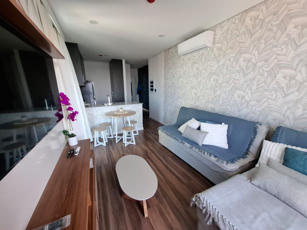 LIVING BIS DEPARTAMENTO AMUEBLADO A ESTRENAR HOME PALACE TOWER COCHERA Y BAULERA
