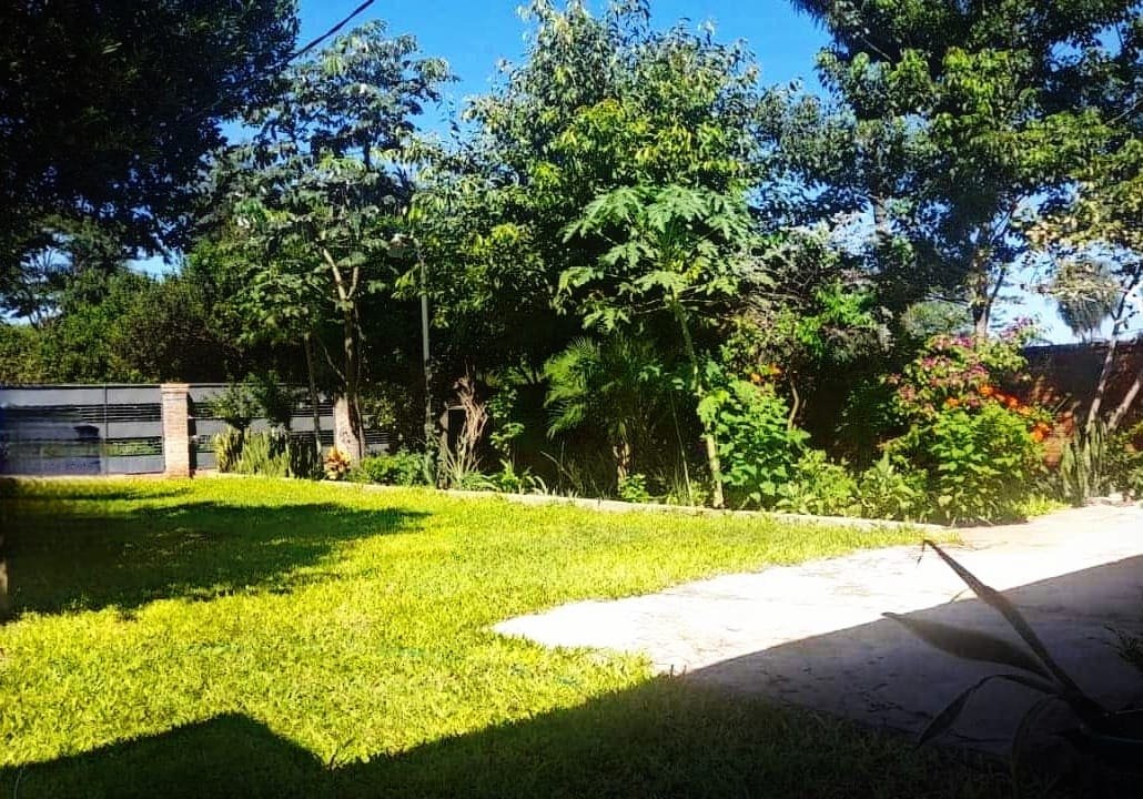CASA EN VENTA – A 5 MINUTOS DEL CENTRO DE YPANE
