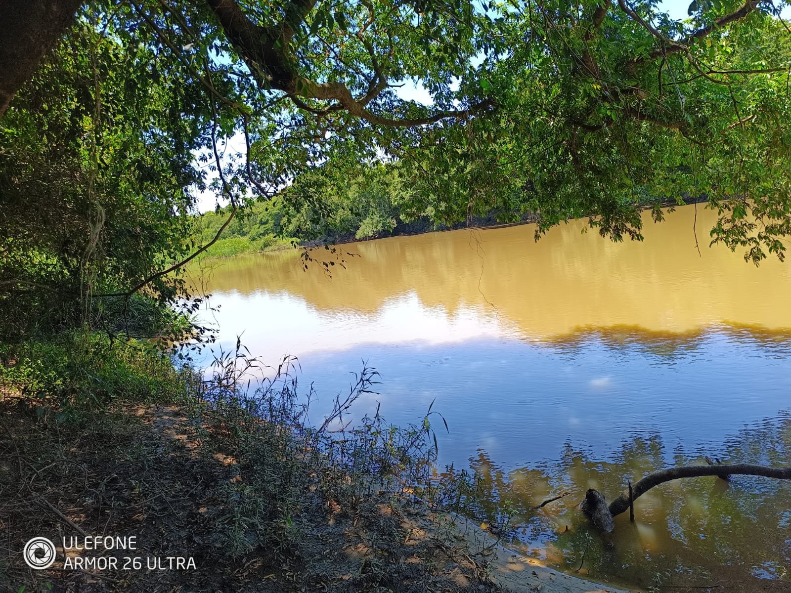 02 38 ha Con río, ideal ganadería, turismo o loteamiento – Tebicuarí