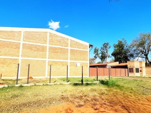 Depósito en venta en Luque | Zona Municipalidad de Luque