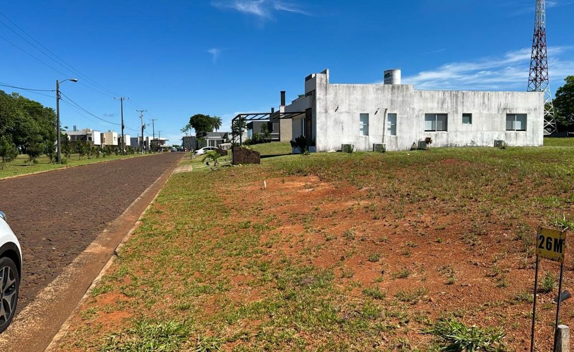 Terreno ubicado en el exclusivo Club de Campo Residencial Agua Vista