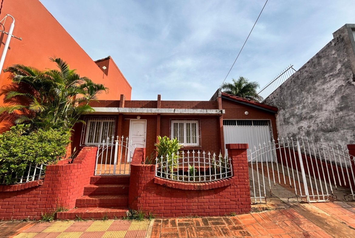 Casa en VENTA ubicada en el Barrio San Roque.