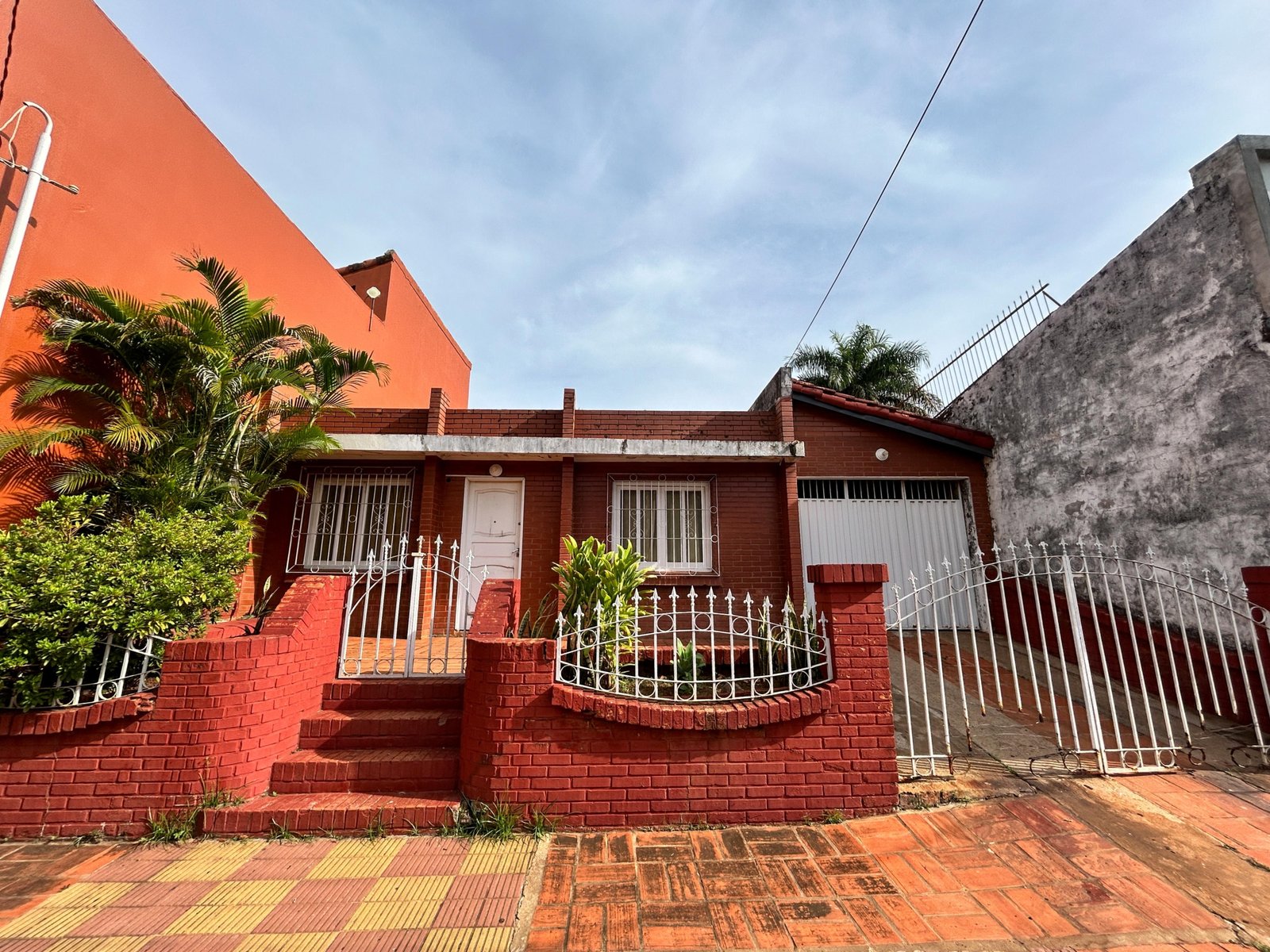 Casa en VENTA ubicada en el Barrio San Roque.