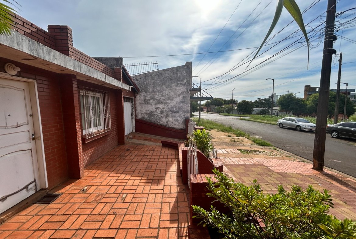 Casa en VENTA ubicada en el Barrio San Roque.