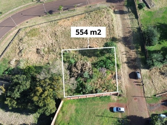 Terreno situado a metros de la Costanera en el Barrio Santa Maria