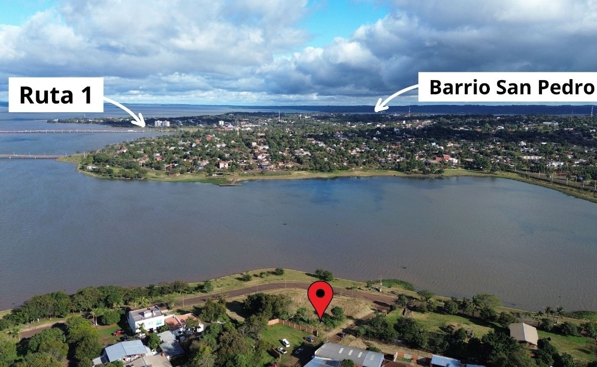 Terreno situado a metros de la Costanera en el Barrio Santa Maria