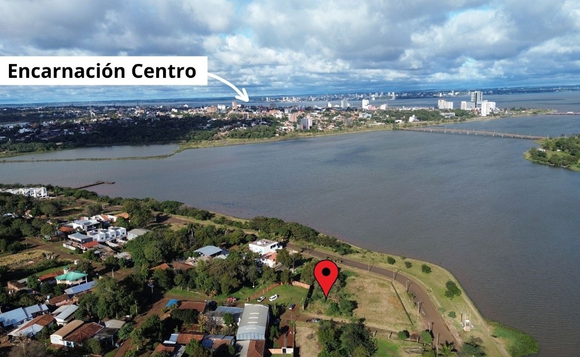 Terreno situado a metros de la Costanera en el Barrio Santa Maria