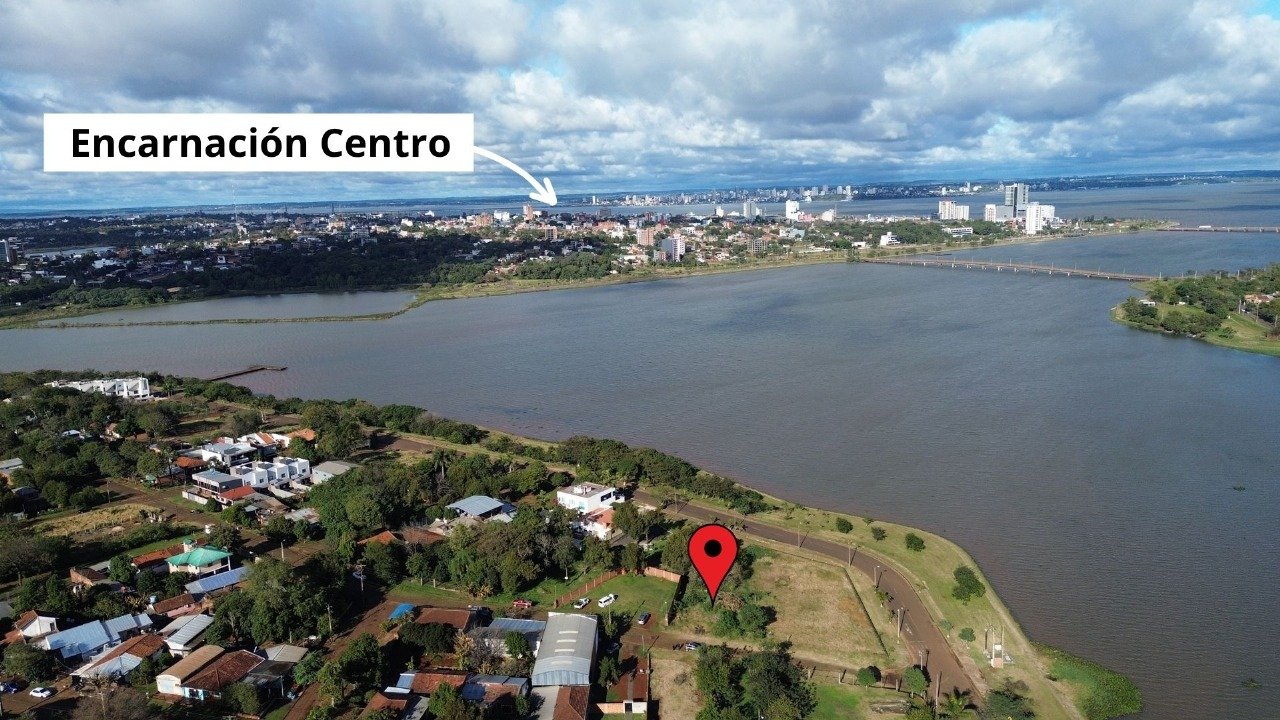 Terreno situado a metros de la Costanera en el Barrio Santa Maria