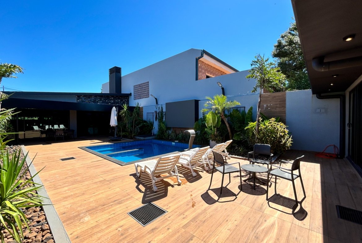 Residencia lujosa ubicada en el Barrio San Francisco de Cambyretá