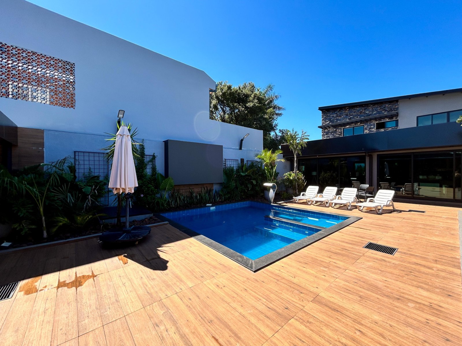 Residencia lujosa ubicada en el Barrio San Francisco de Cambyretá