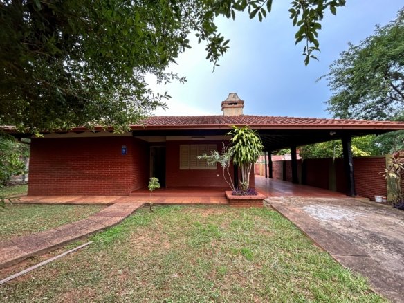 Casa ubicada sobre la Avenida Japón – Encarnación.