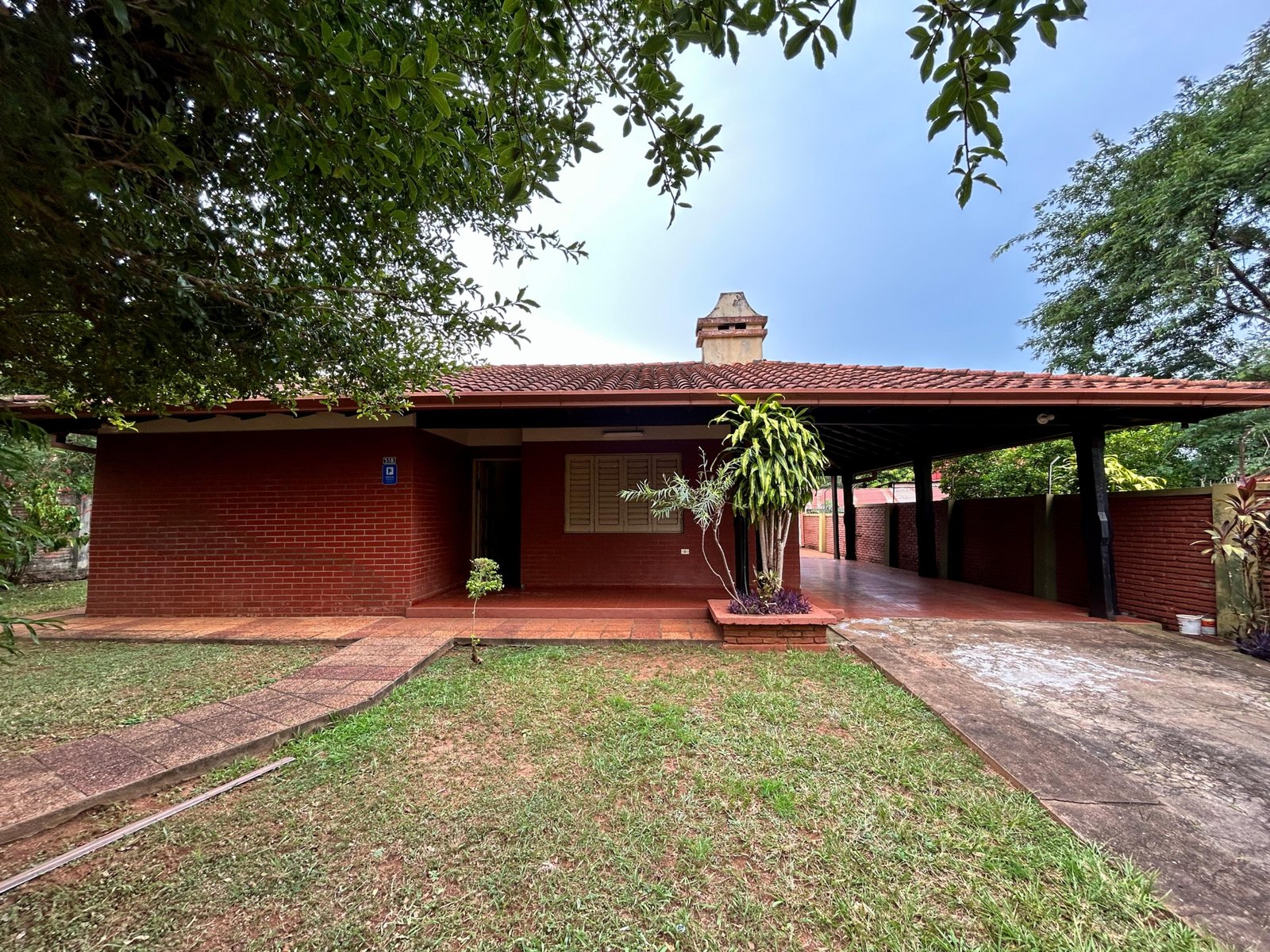 Casa ubicada sobre la Avenida Japón – Encarnación.