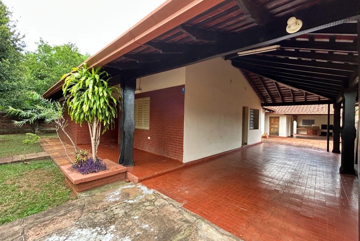 Casa ubicada sobre la Avenida Japón – Encarnación.