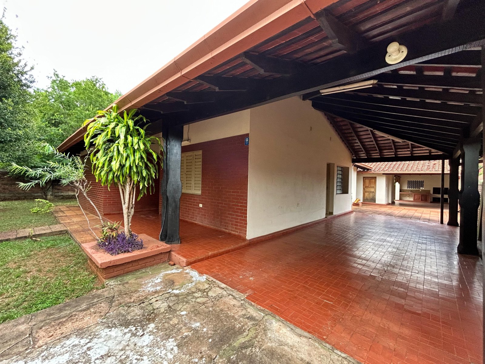 Casa ubicada sobre la Avenida Japón – Encarnación.