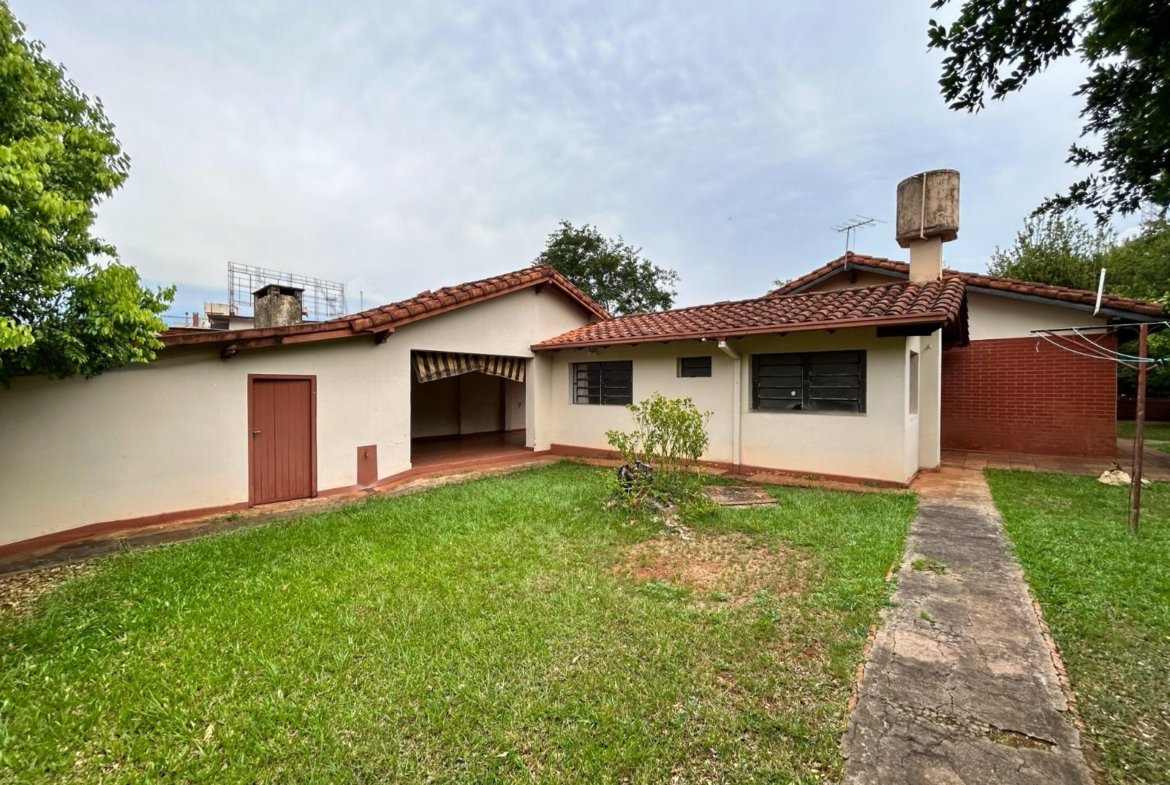Casa ubicada sobre la Avenida Japón – Encarnación.