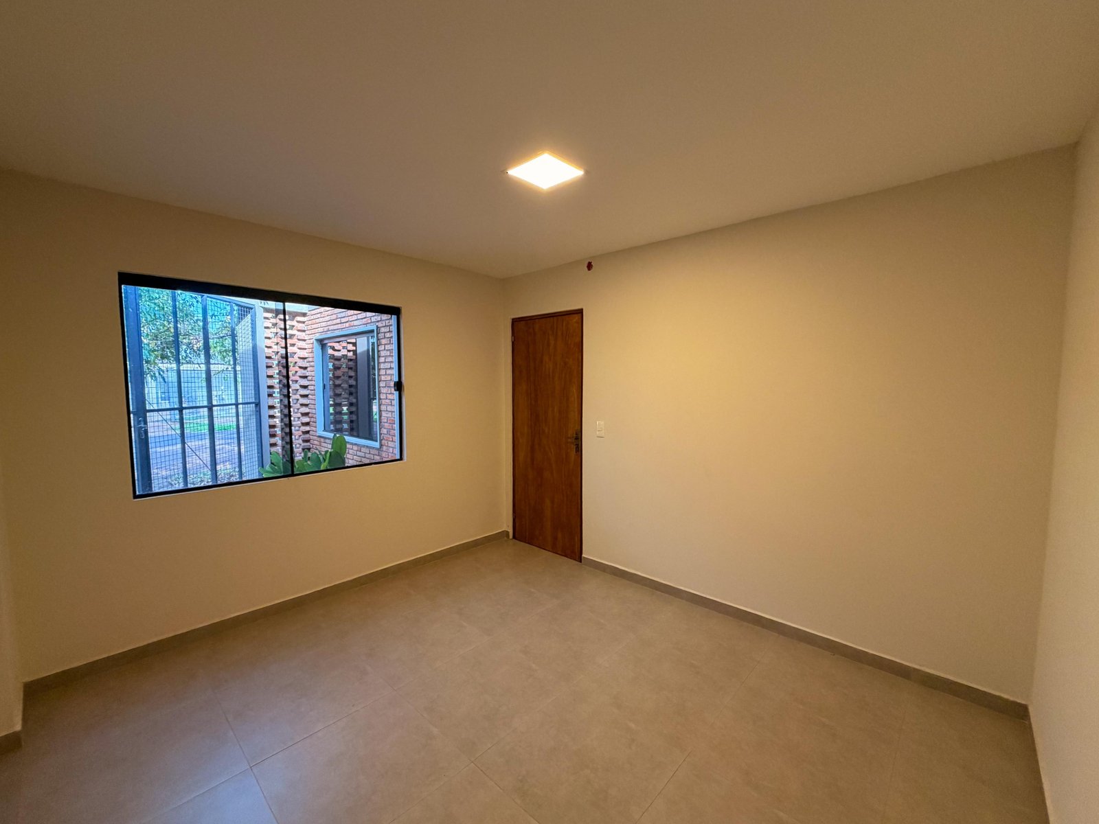 Dúplex N° 1 a estrenar ubicado en esquina en el distrito de Cambyretá