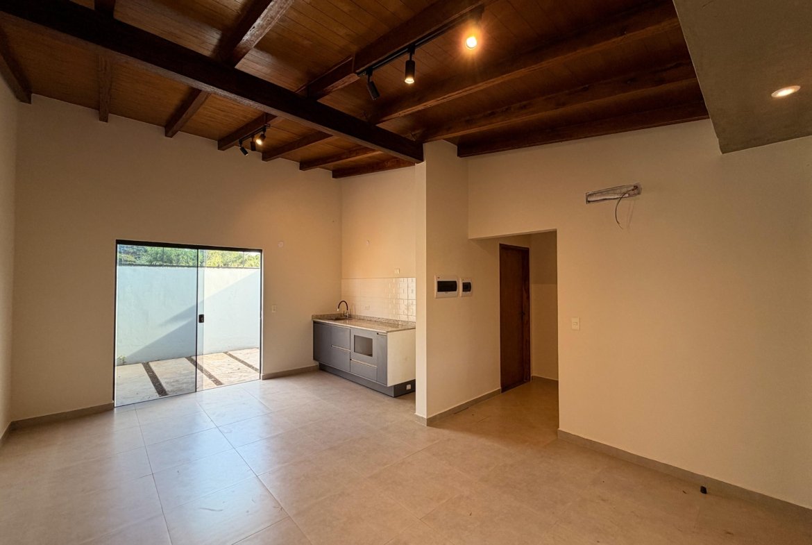 Dúplex N° 1 a estrenar ubicado en esquina en el distrito de Cambyretá