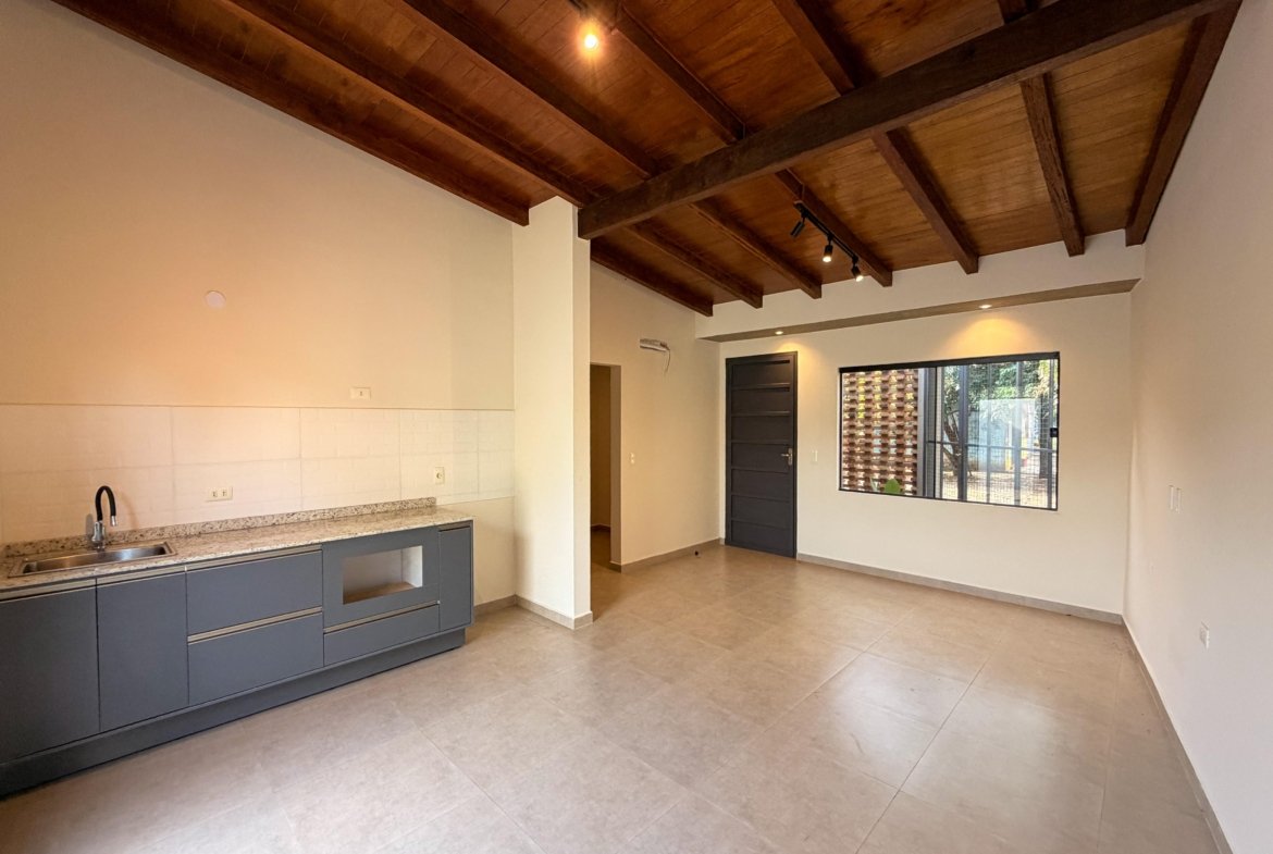 Dúplex N° 1 a estrenar ubicado en esquina en el distrito de Cambyretá