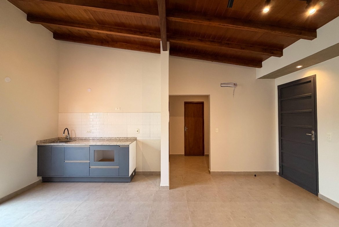 Dúplex N° 1 a estrenar ubicado en esquina en el distrito de Cambyretá