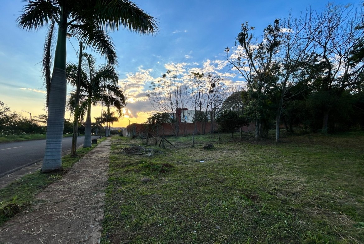 Terreno frente a la Costanera del barrio Santa María – Encarnación