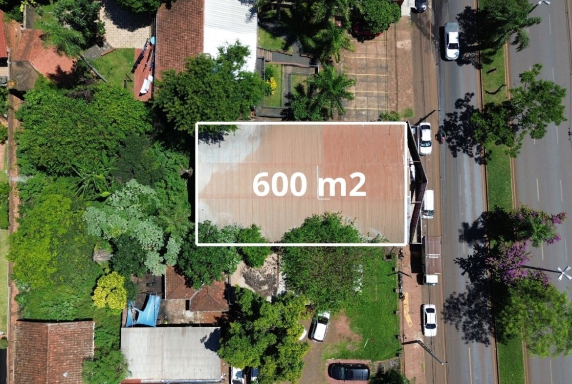 Amplia propiedad ubicada sobre la Avenida Irrazábal