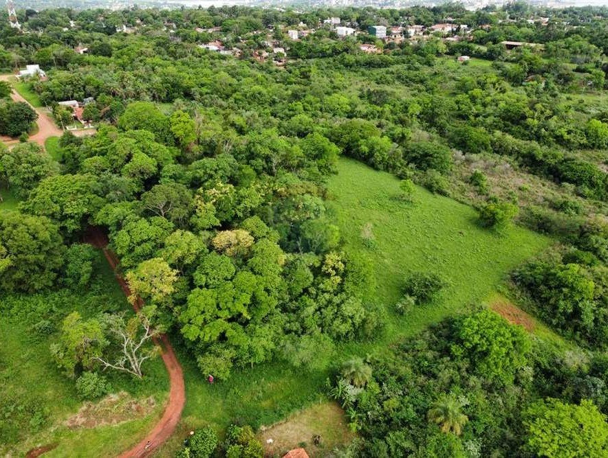 Amplia propiedad ubicada en el Ba. San Antonio Ypekuru – Encarnación