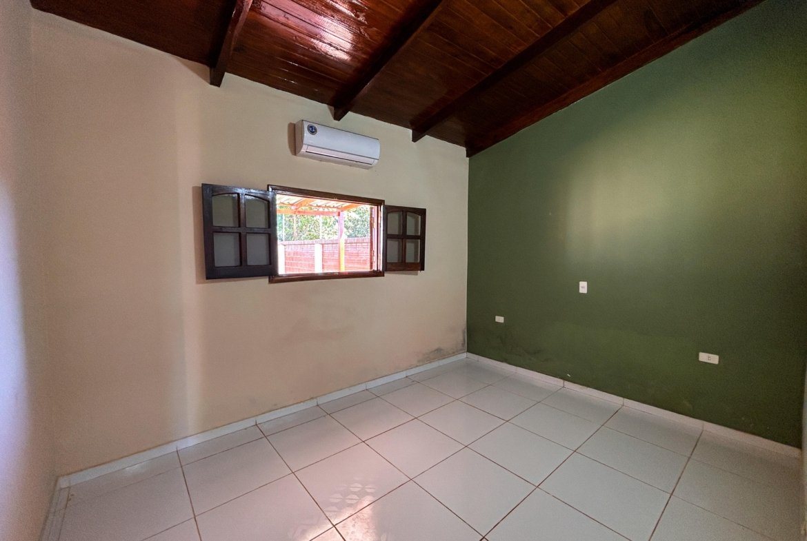 Casa ubicada en el Barrio Jardín – Cambyretá.