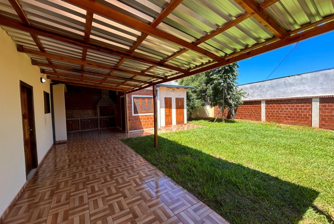Casa ubicada en el Barrio Jardín – Cambyretá.