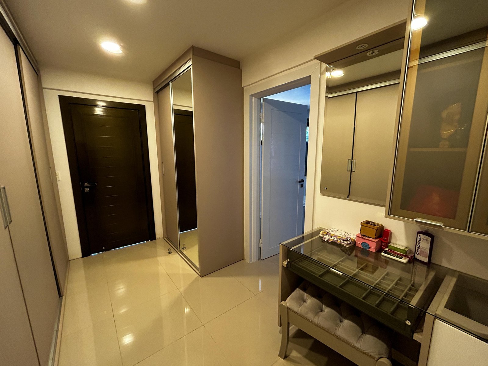 Amplia residencia ubicada en el exclusivo Condominio La Trinidad