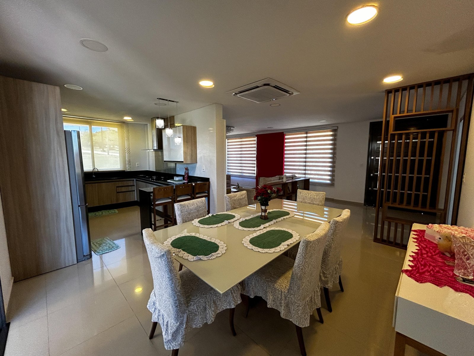 Amplia residencia ubicada en el exclusivo Condominio La Trinidad