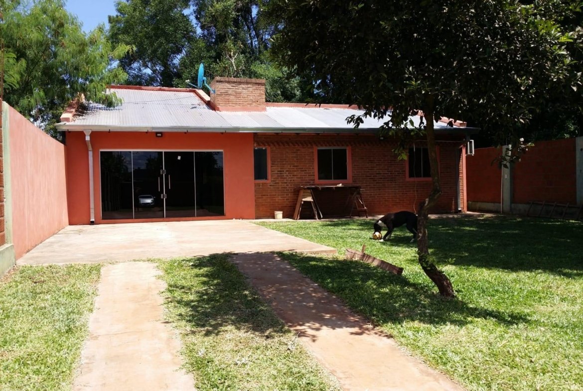 Casa con departamentos – Barrio Fátima, Encarnación