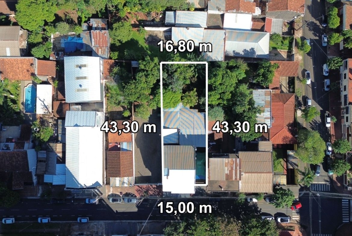 Vivienda con local comercial ubicada en la ciudad de Encarnación