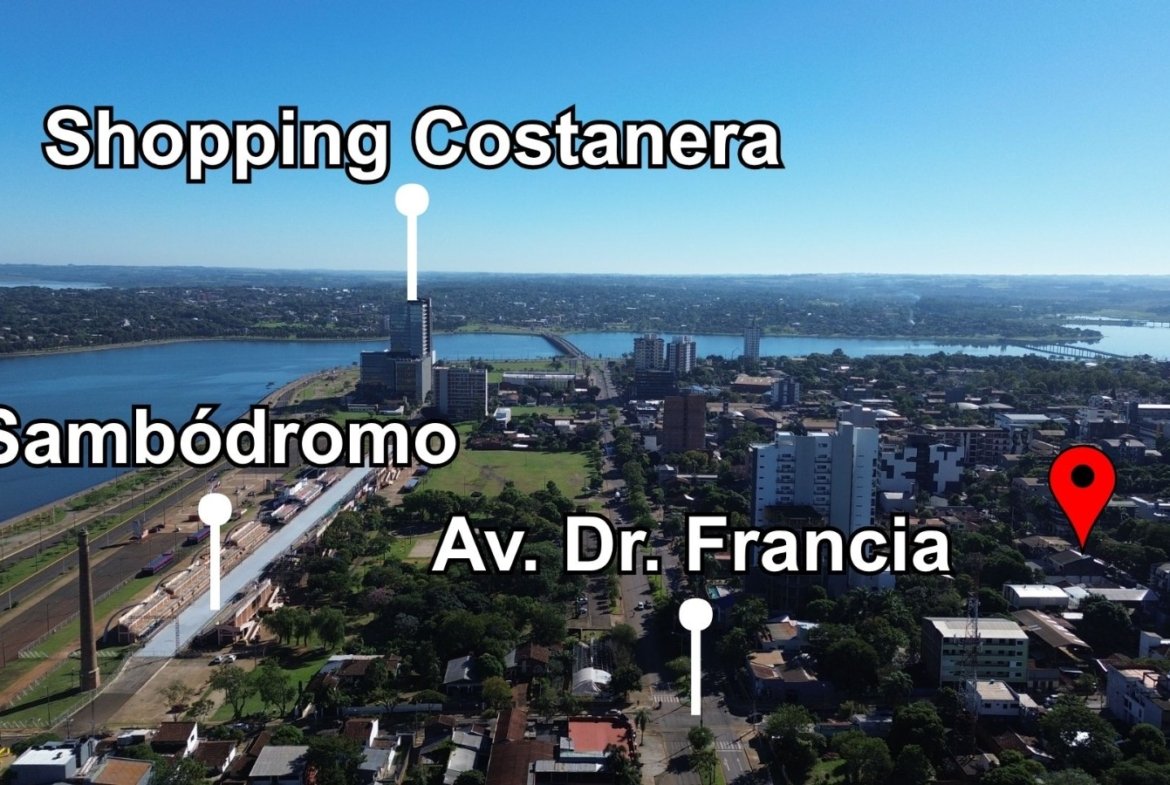 Vivienda con local comercial ubicada en la ciudad de Encarnación