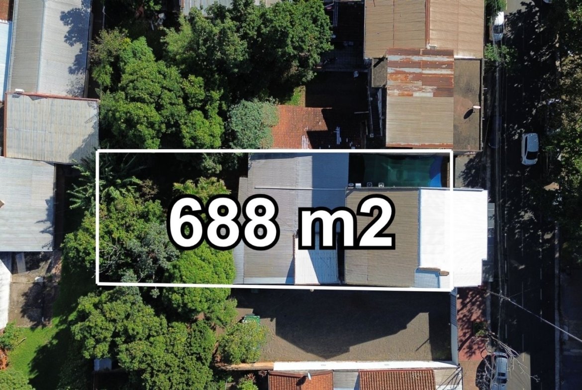 Vivienda con local comercial ubicada en la ciudad de Encarnación
