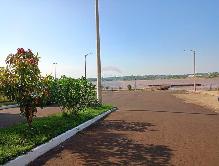 Terreno estratégicamente ubicado a pasos de la costanera y del mirador